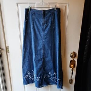 Soft Surroundings Blue Denim Embroidered Skirt Size TM